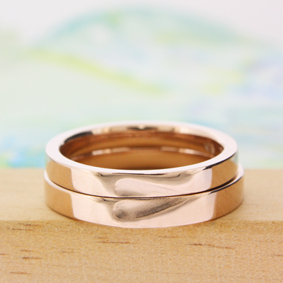 浜松　ゴールド【オーダーメイド結婚指輪】２本合わせてひとつのデザイン（イニシャル・ハート）