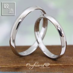 浜松　プラチナ結婚指輪・鍛造　シャープな印象のシンプルデザイン