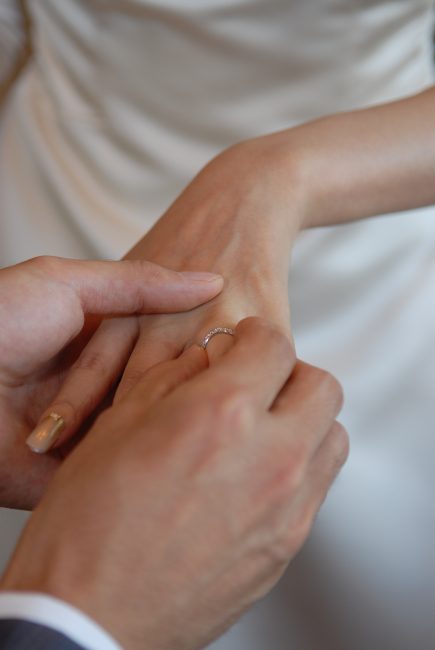 婚約指輪と結婚指輪の重ね付けのメリット・デメリット
