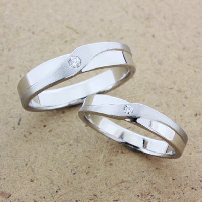 浜松　プラチナ【オーダーメイド結婚指輪】2本のラインが交差する幅広デザイン