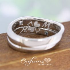 【オーダーメイド結婚指輪】リングの内側に込めた思い入れのある数字とクローバー