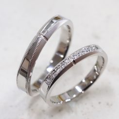 浜松　プラチナ結婚指輪・鍛造　ミル打ちで飾ったリボン風デザイン
