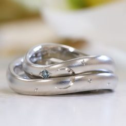 【オーダーメイド結婚指輪】月と星とブルーダイヤ