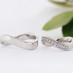 浜松　プラチナ結婚指輪・鍛造　指にフィットするのはこの形！インフィニティ(無限大∞)