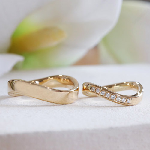 浜松　ゴールド結婚指輪・鍛造　インフィニティラインに輝くダイヤモンド