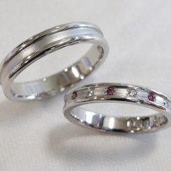 【オーダーメイド結婚指輪】マット仕上げでスマートな印象　ピンクダイヤ