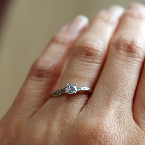浜松　婚約指輪　枠代107,000円(税込)　隠れハートの華やかウェーブライン