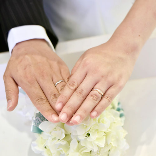 【オーダーメイド結婚指輪】大阪府　明裕さま　恵さま／デザインがすごく気に入っていて、毎日つけています