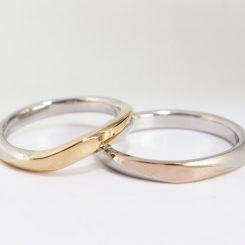 浜松　結婚指輪・鍛造　プラチナ×ゴールドで華やかコンビカラー