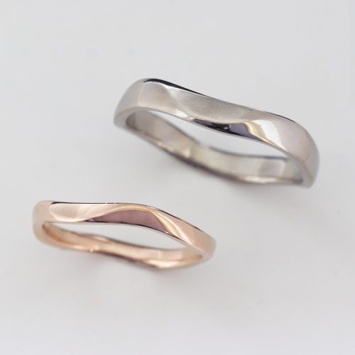 浜松　ゴールド【オーダーメイド結婚指輪】波線が描く表情豊かなデザイン