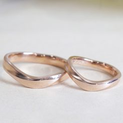 【手作り結婚指輪】Vライン・２本合わせてひとつのデザイン（ハート）