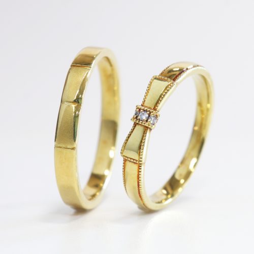 【オーダーメイド結婚指輪】グリーンゴールドリボンリング