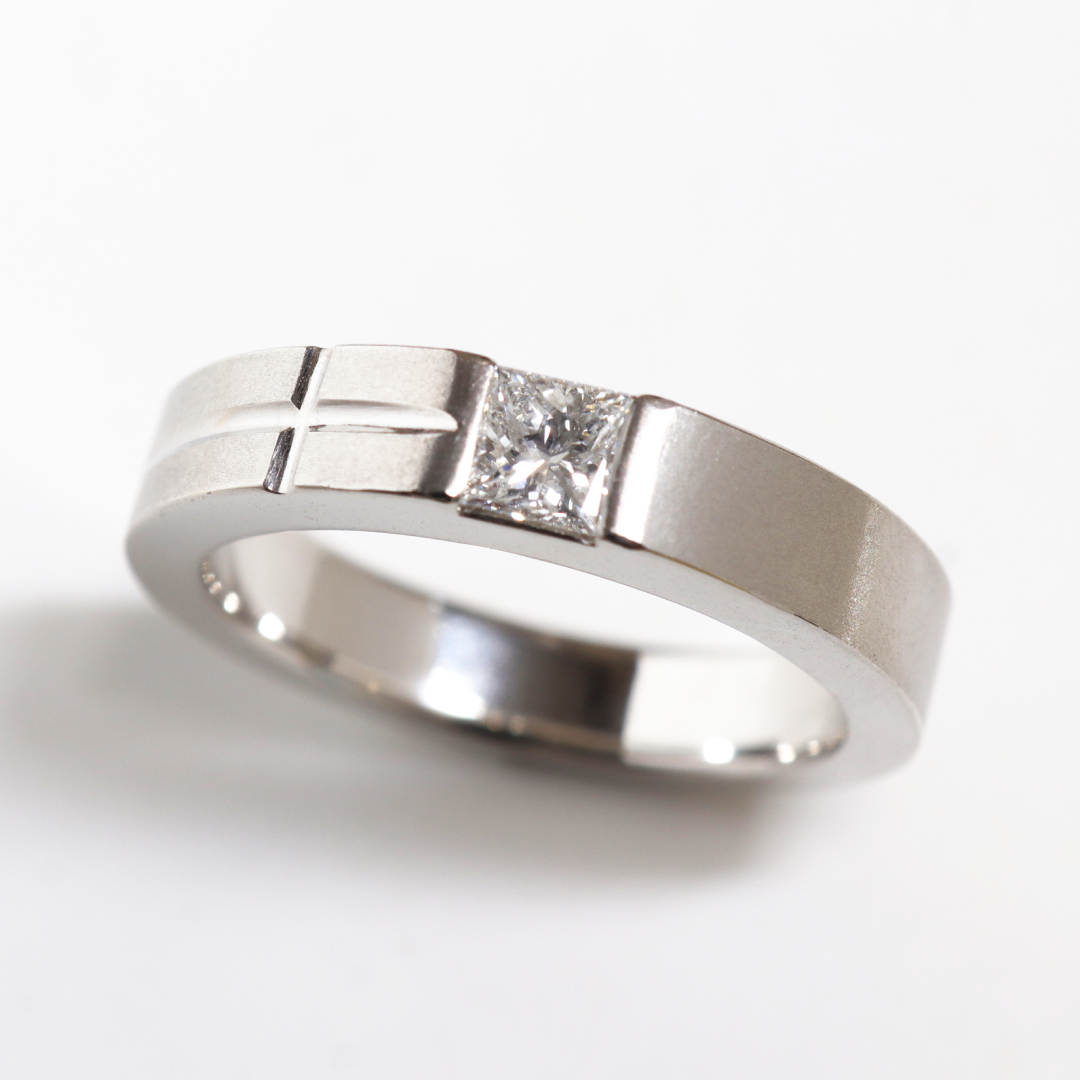 【婚約指輪】プラチナ　0.2カラット　プリンセスカットダイヤモンド