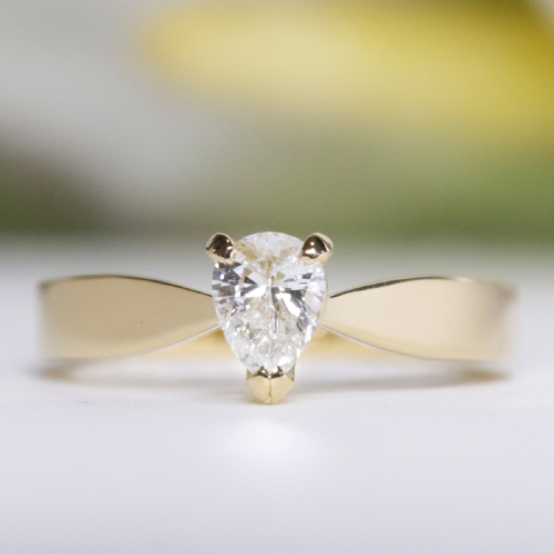 【リフォーム／婚約指輪】K18イエローゴールド　ペアシェイプカットのダイヤモンド