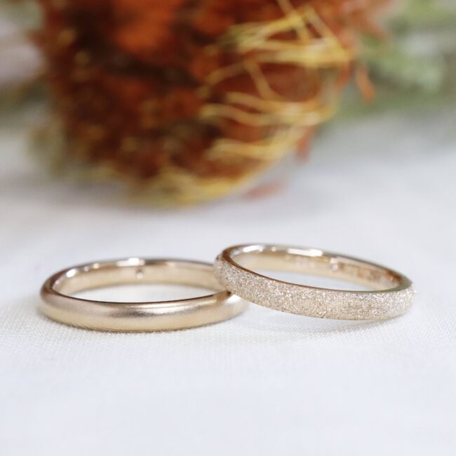 浜松　手作り結婚指輪／マットとスターダストのゴールド甲丸リング