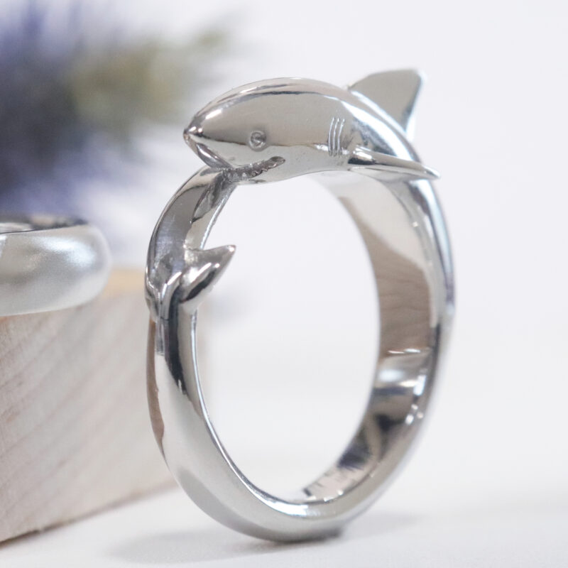 浜松　結婚指輪／立体的に表現したサメ