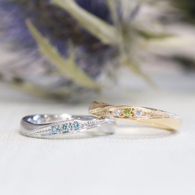 浜松　オーダーメイド結婚指輪／お揃いのデザインにブルーとグリーンのカラーダイヤモンド