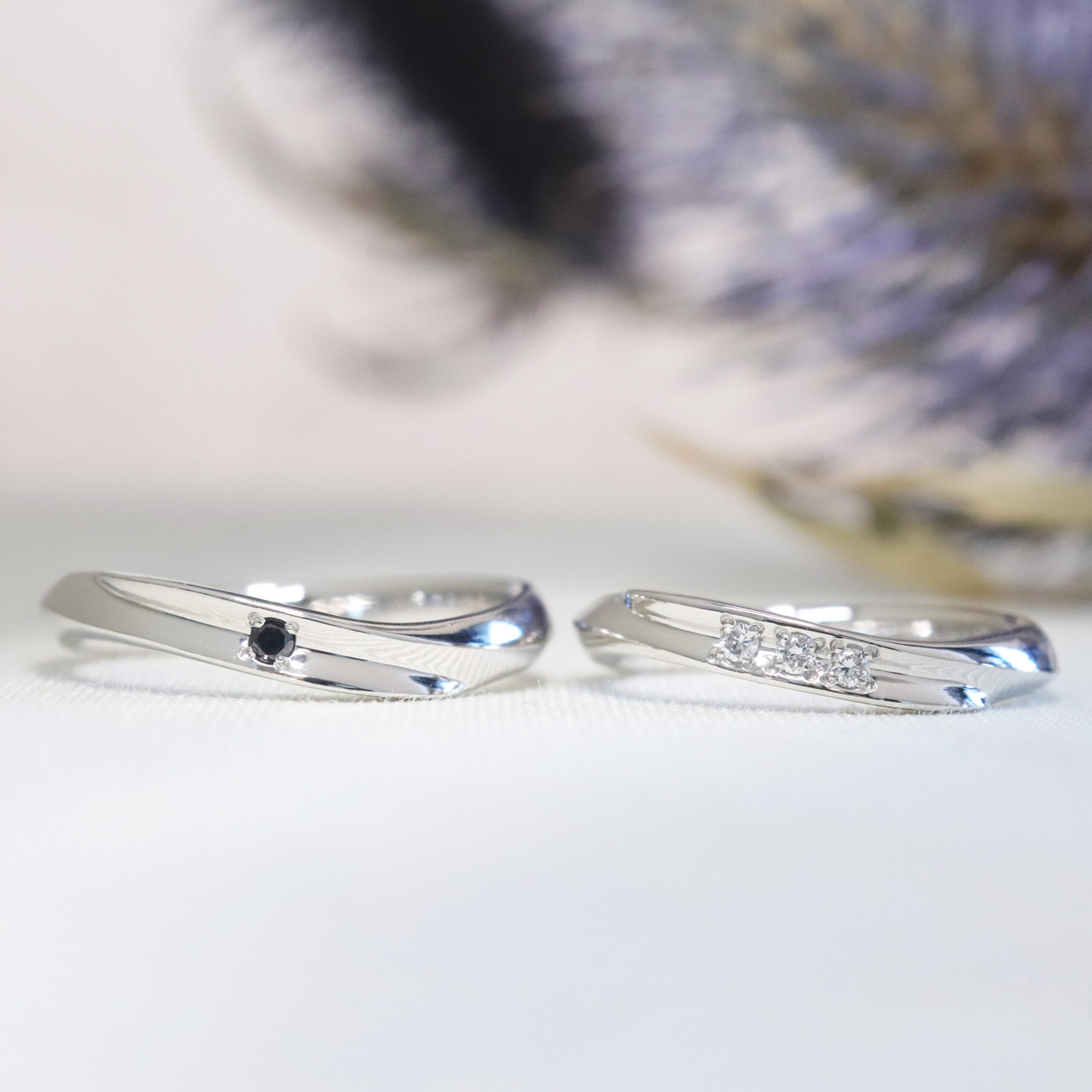 浜松　結婚指輪／奥行きのあるデザインに留めたブラックダイヤモンド