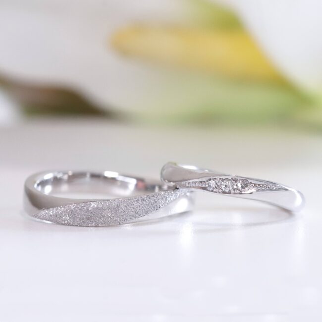 浜松　オーダーメイド結婚指輪／スターダストとダイヤモンドが輝く結婚指輪にサッカーボールの刻印