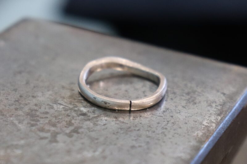 浜松　手作り結婚指輪「だんだんと指輪の形状になり輝きを増していくのがとても感動しました」