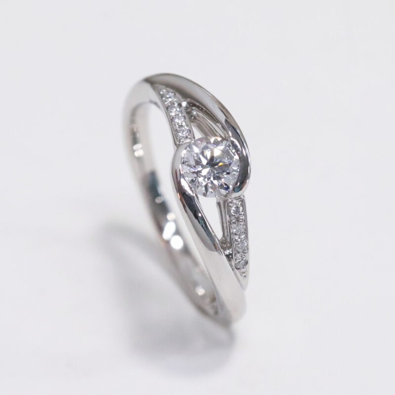 浜松　フラットで使いやすいデザインの婚約指輪
