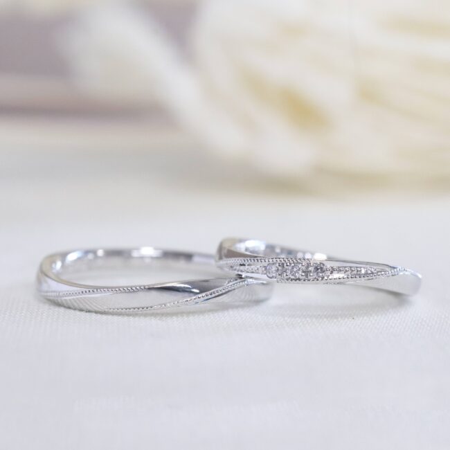 オーダーメイド結婚指輪／ゆるやかなウェーブに輝くミル打ちライン