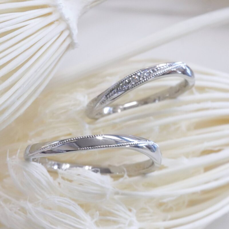 オーダーメイド結婚指輪/ゆるやかなウェーブに輝くミル打ちライン