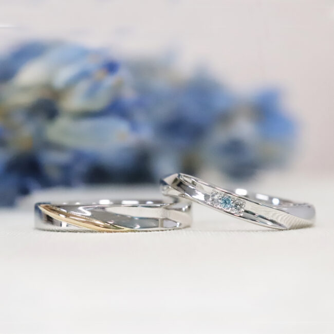 浜松　オーダーメイド結婚指輪／イエローゴールドのラインとアイスブルーのカラーダイヤ
