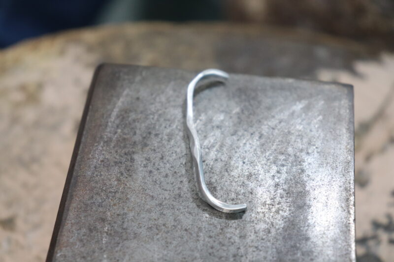 手作り結婚指輪「金属加工に興味があった」